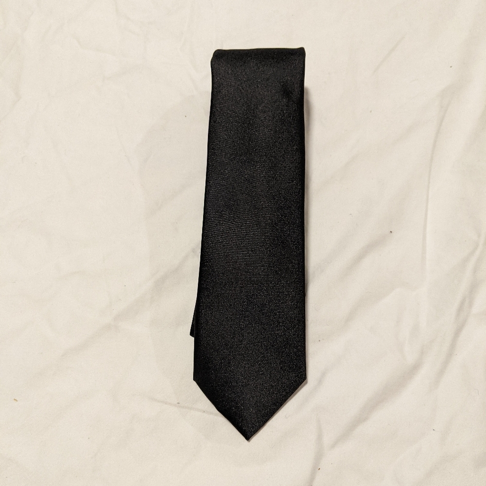 Egara Black Tie